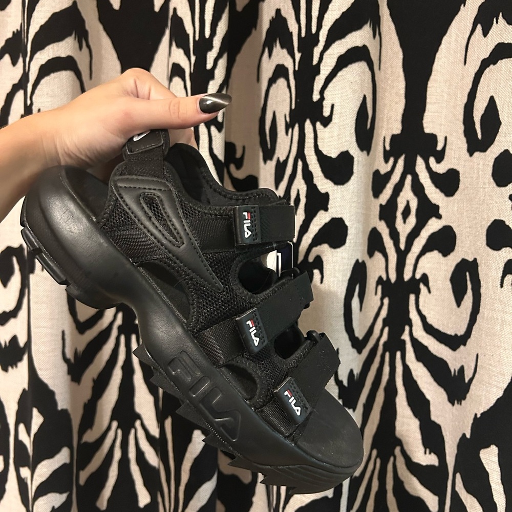 Fila Disruptor Black Sporty Sandals